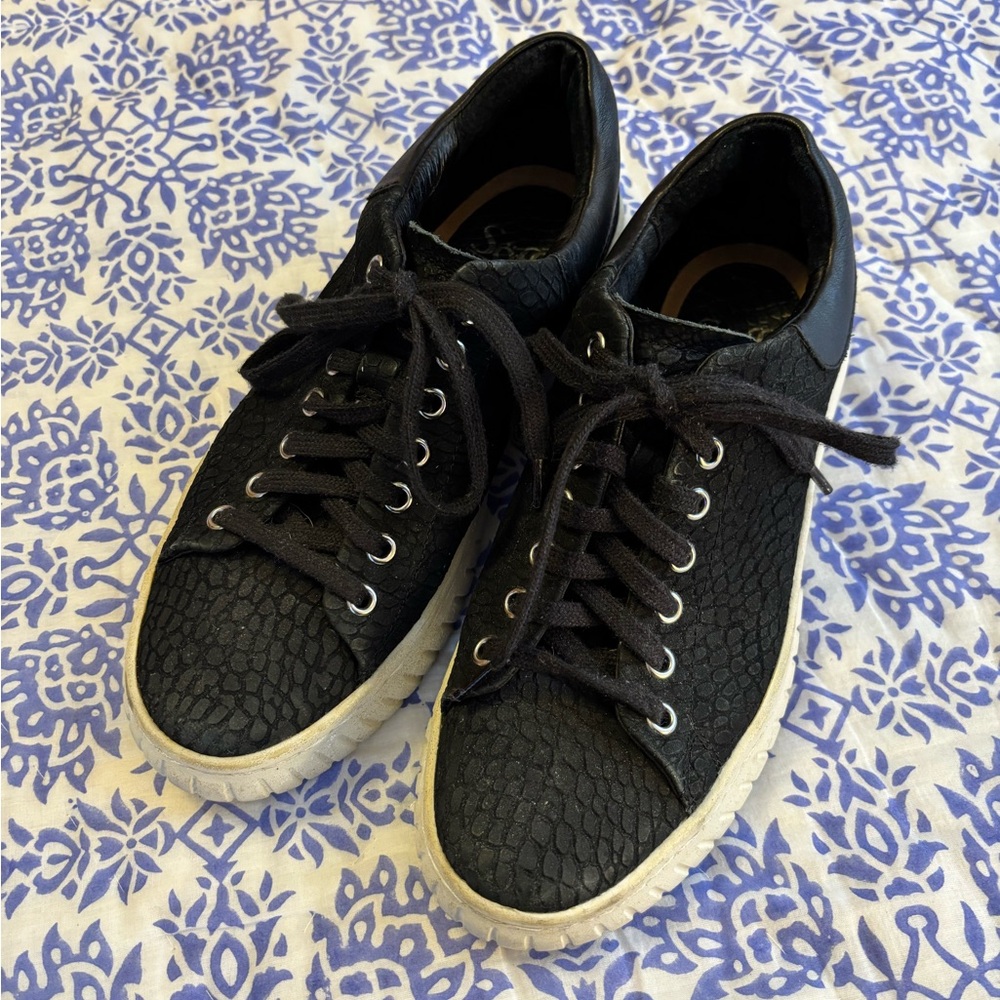 Softy Parkyn Leather Sneakers Size 9